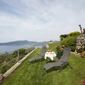 Rosso Su Portofino Apartment Chiavari